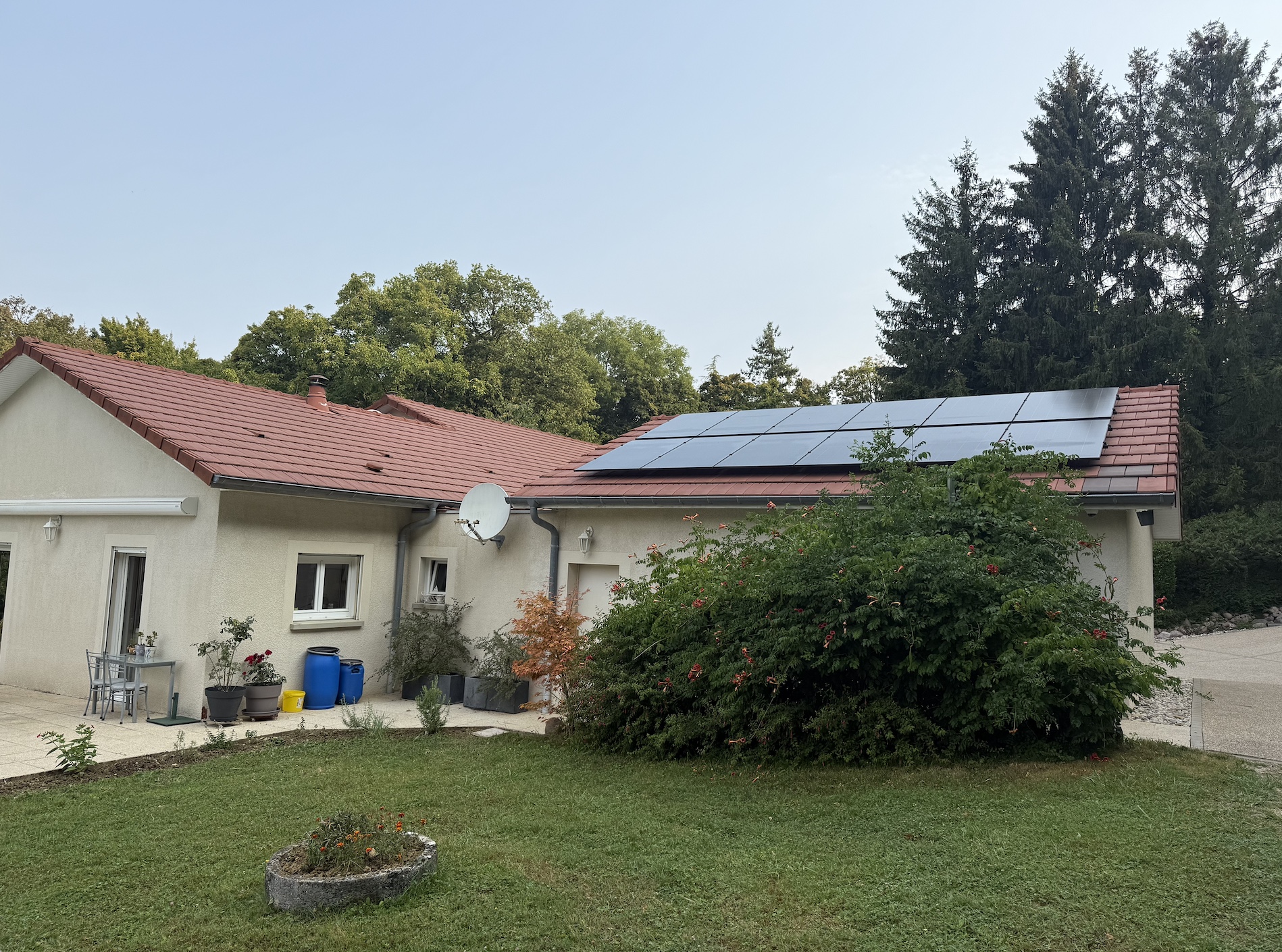 pose de panneaux solaires sur une maison 